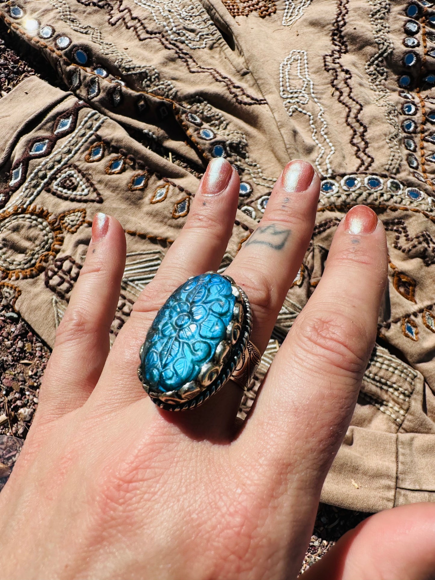 Labradorite Oval Carved Silver Ring