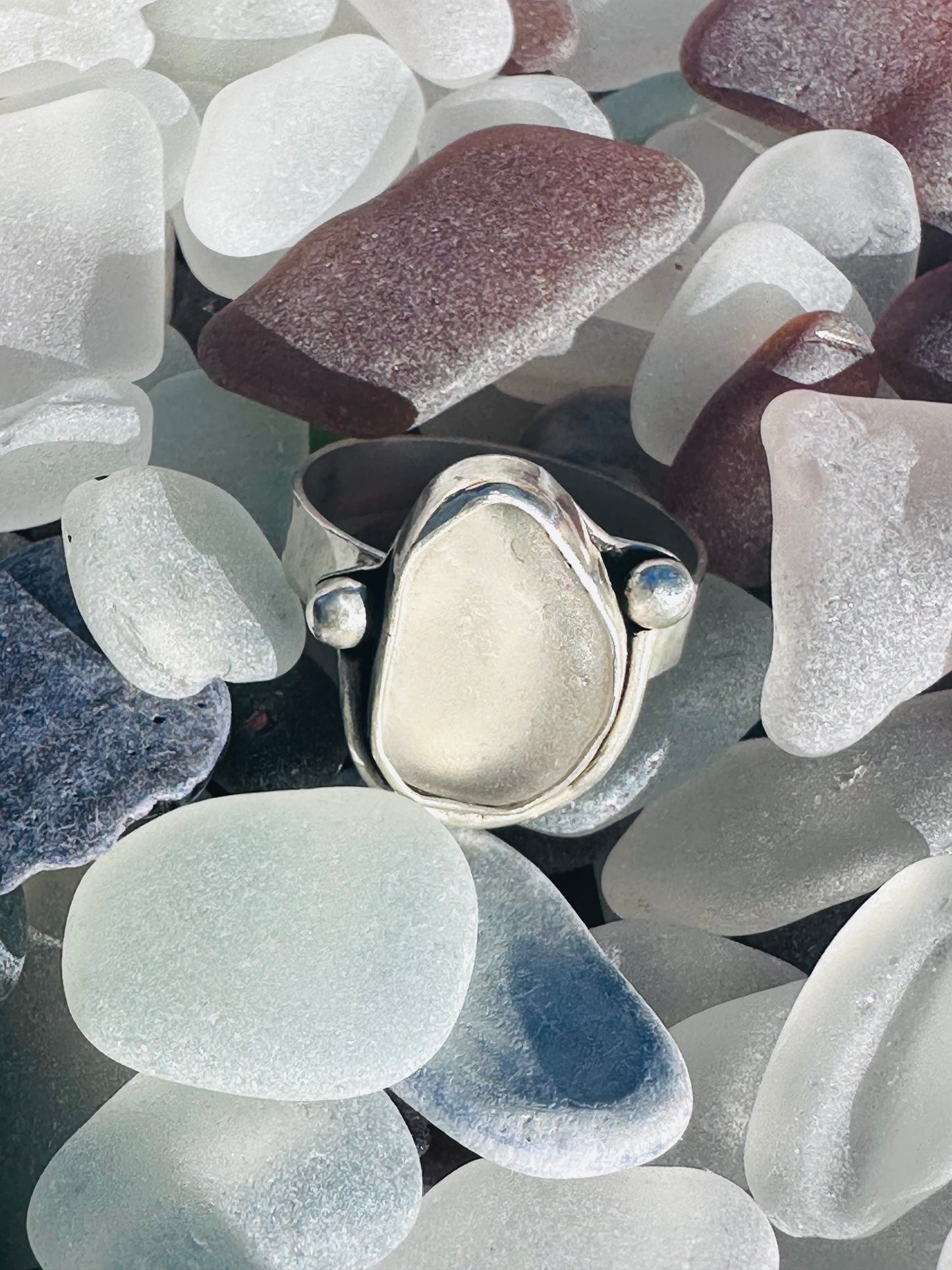 Silver Hammered Clear Sea Glass Ring π