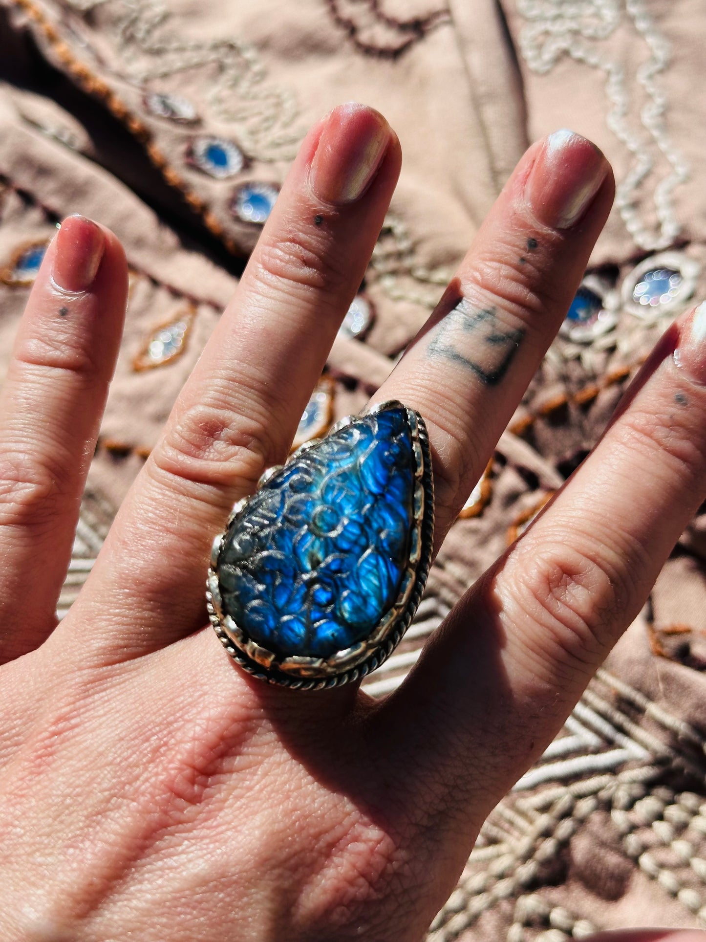 Labradorite Tear Drop Carved Silver Ring