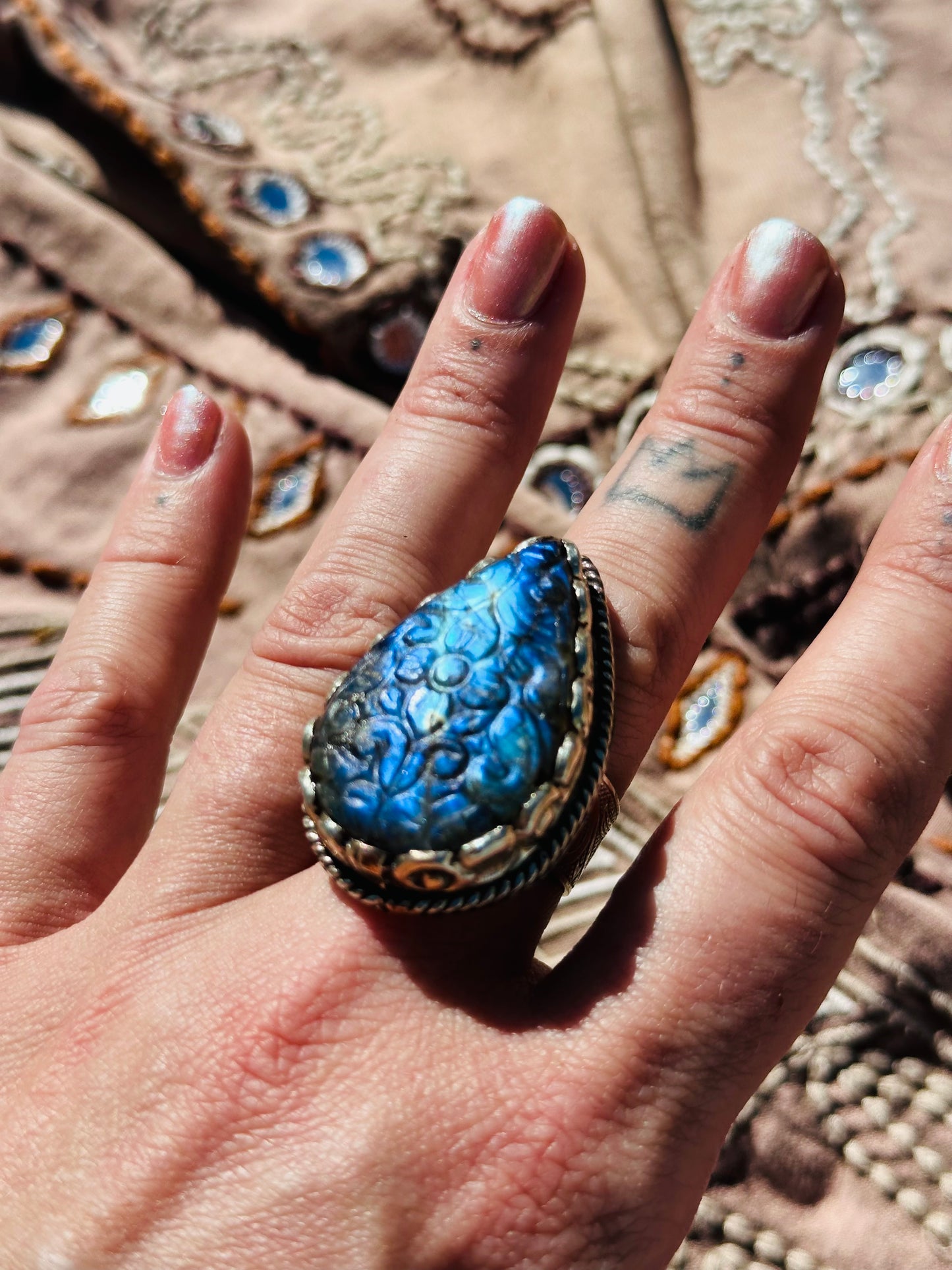 Labradorite Tear Drop Carved Silver Ring