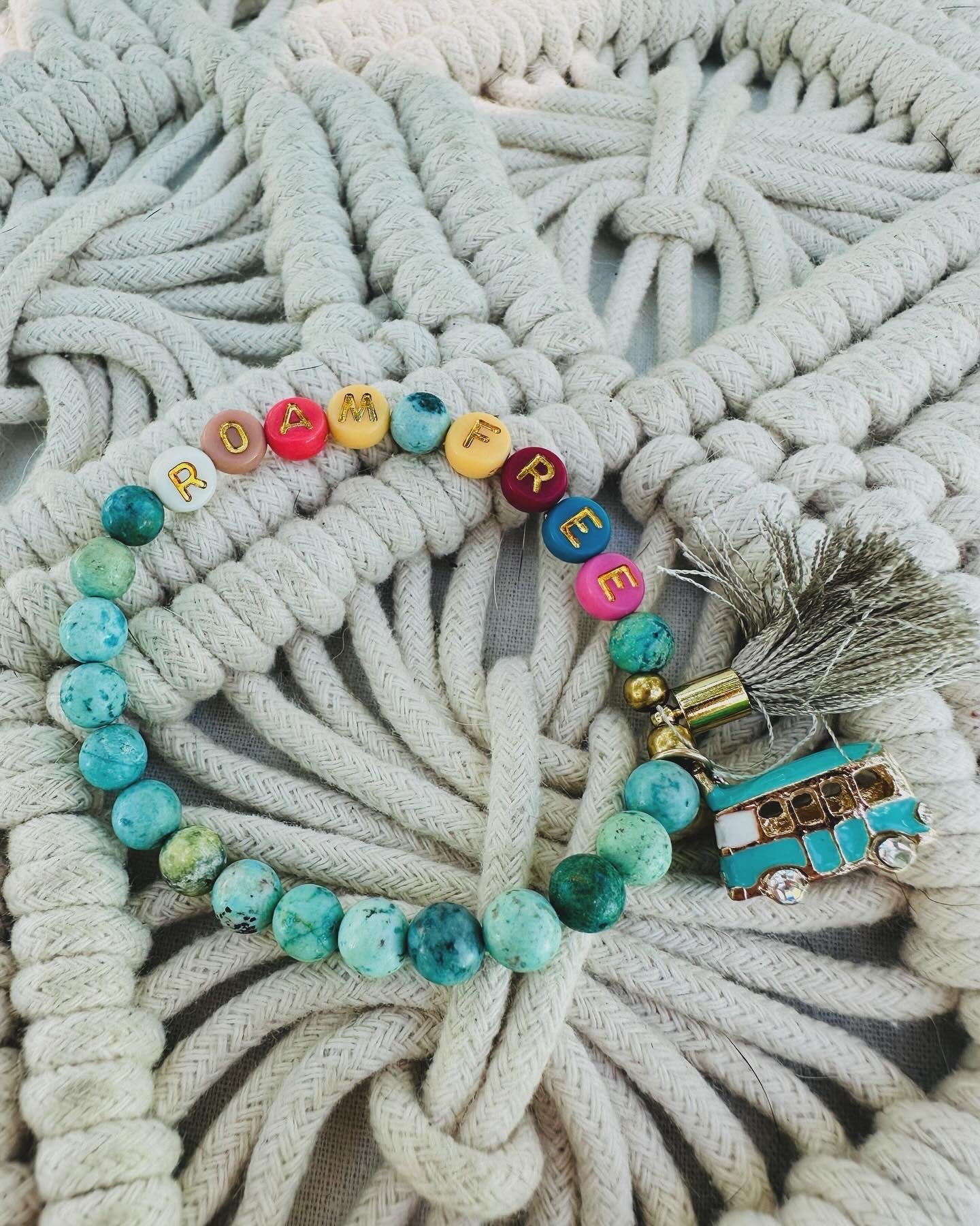 Roam Free๐ Crystal Bracelet